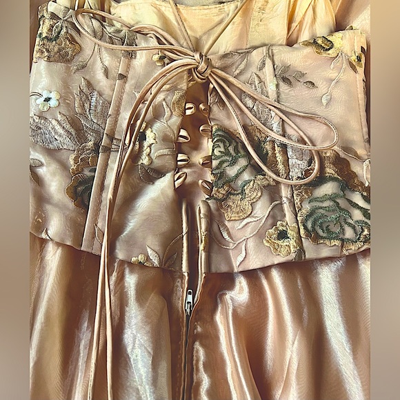 Gorgeous formal dress in excellent conditions - Picture 8 of 12